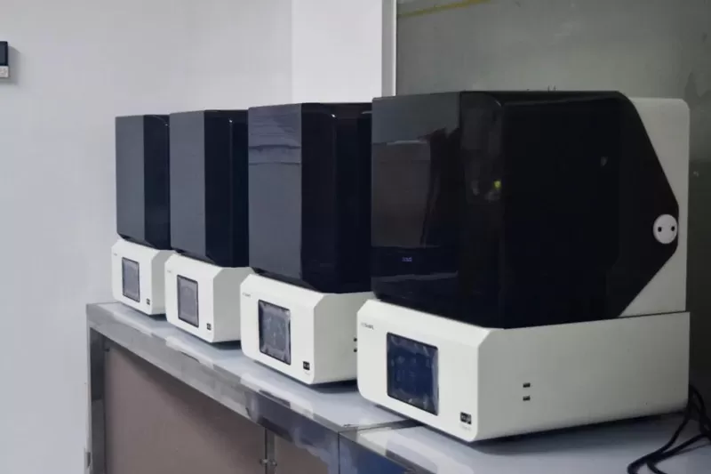  China Fulong Digital Dentistry s'associe à la solution d'impression 3D RAYSHAPE pour réduire considérablement le taux de retours de moisissure dentaire pour la restauration des implants! 