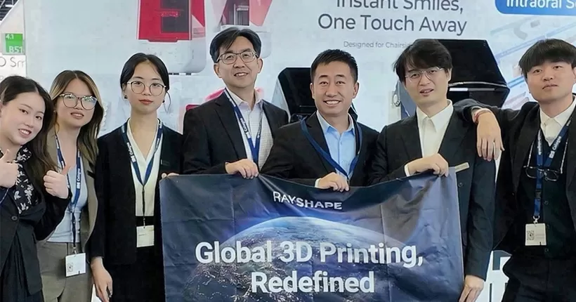 La mini imprimante 3D à la chaise Edge fait ses débuts à l'étranger, créant une sensation à l'exposition dentaire IDS à Cologne, en Allemagne!