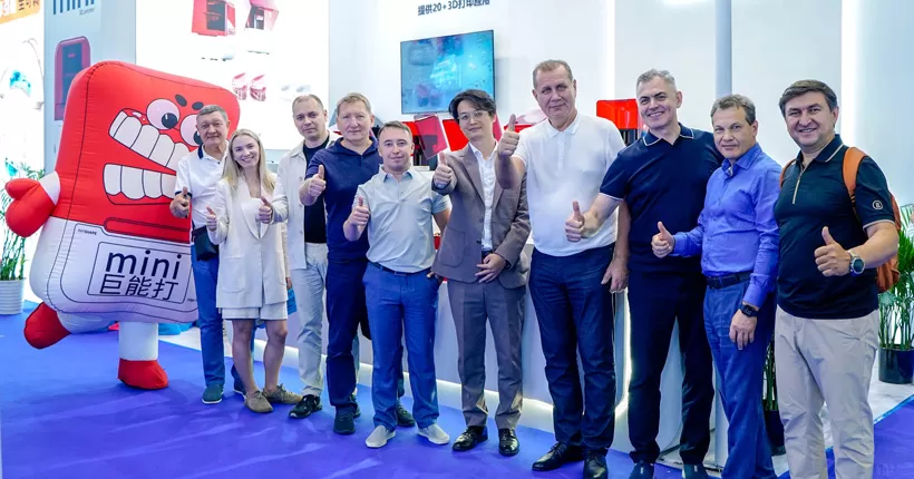 La mini imprimante 3D à la chaise RAYSHAPE Edge fait une splendide apparence à la 2025 des IDE, en réalisant un diagnostic et un traitement numériques à guichet unique avec précision et efficacité